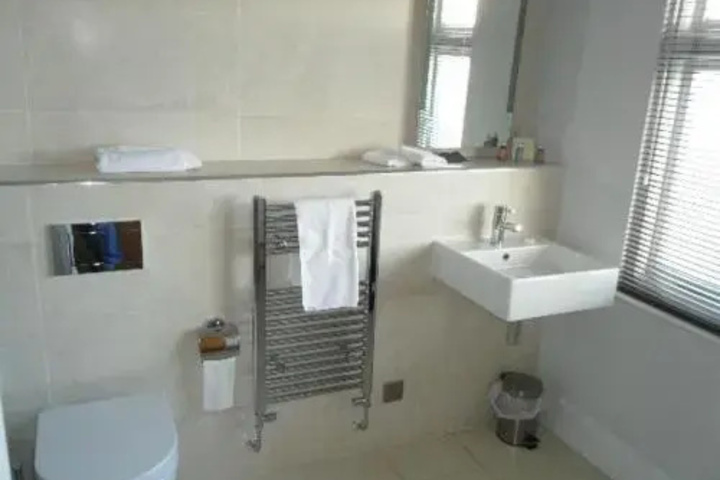 Room 5 of 5
