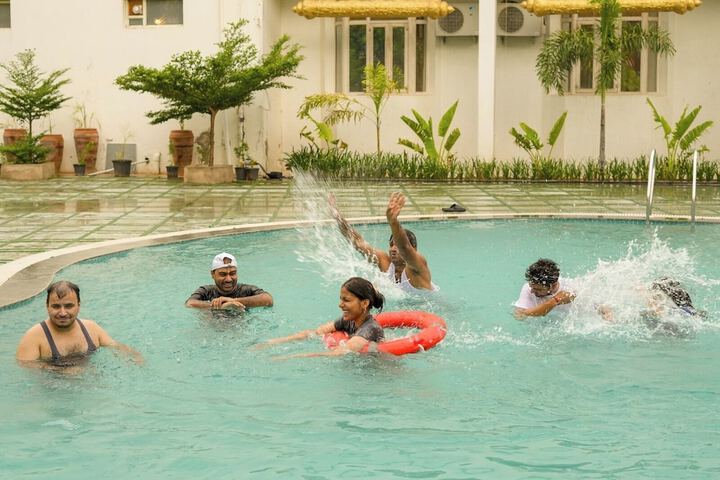 Pool 16 of 41