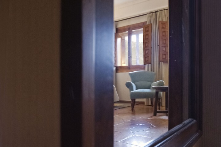 Room 6 of 60