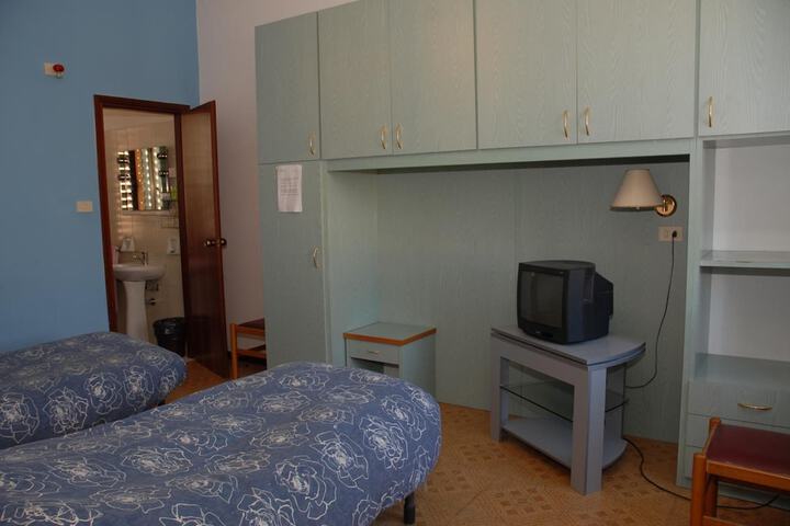 Room 21 of 47