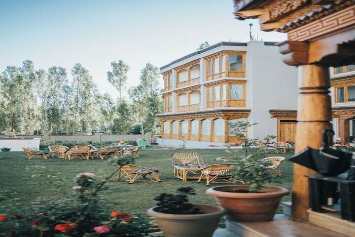 Hotel Exterior 69 of 78