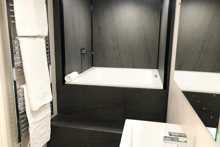 Room 7 of 15