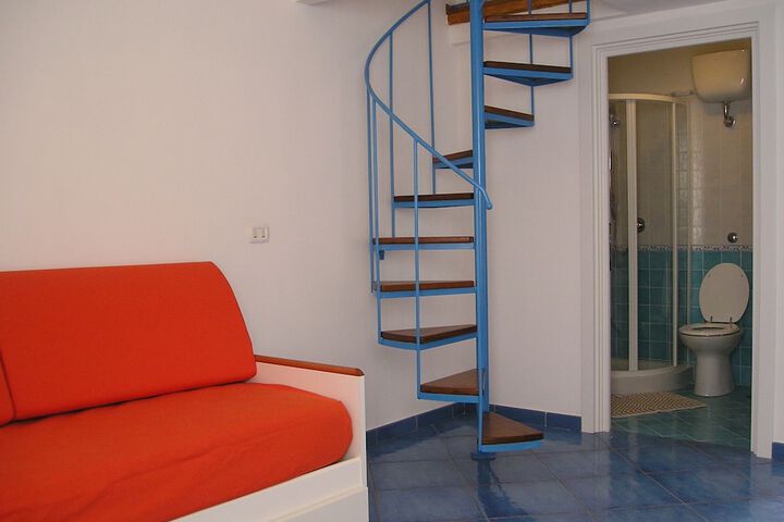 Room 12 of 31