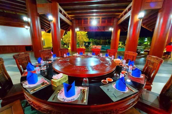 Dining 107 of 129