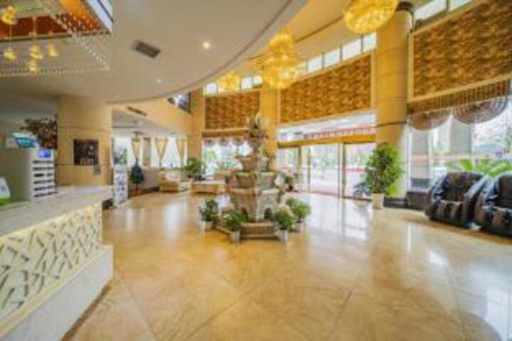 Yifeng Holiday Theme Hotel (Bus Terminal Branch)