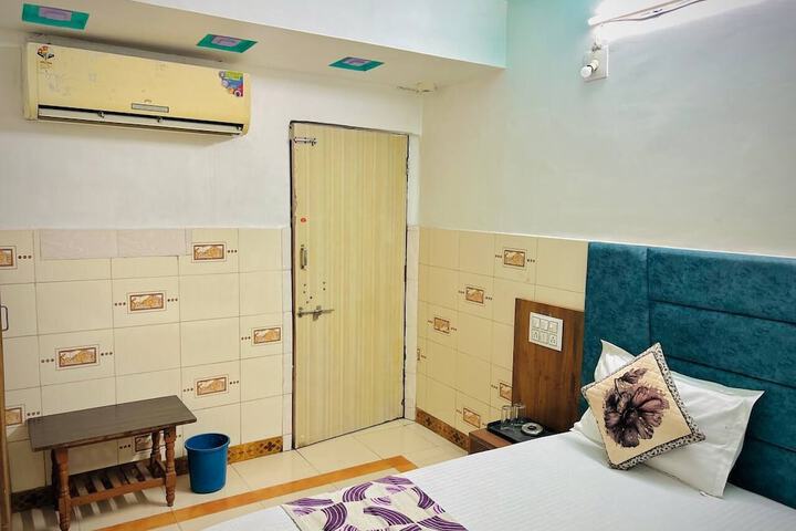 Room 17 of 25