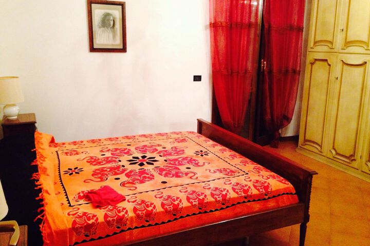 Room 8 of 11