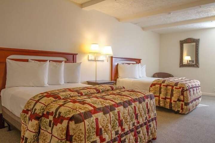 Superior 2 Double Beds with Stove Top (9 of 15)