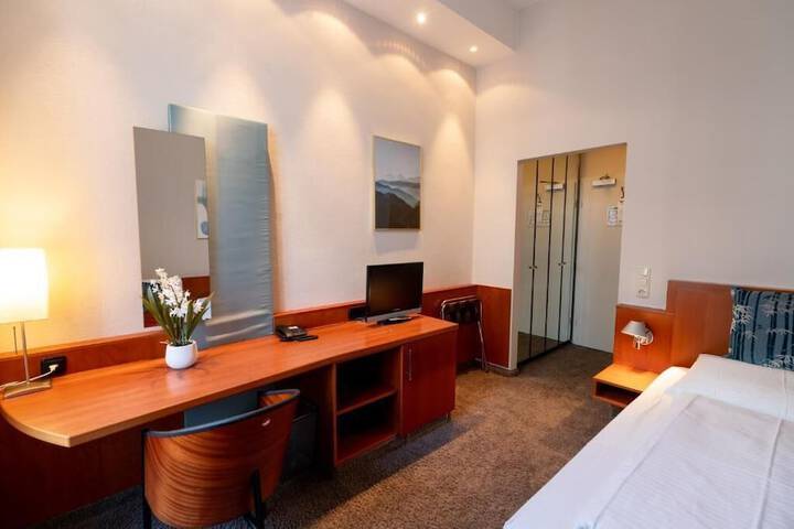 Room 22 of 39