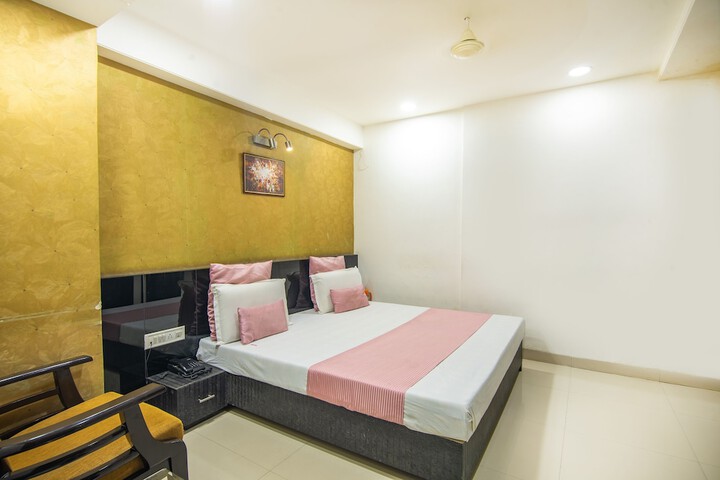 Room 14 of 27
