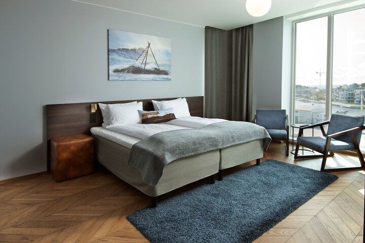 Room 9 of 31