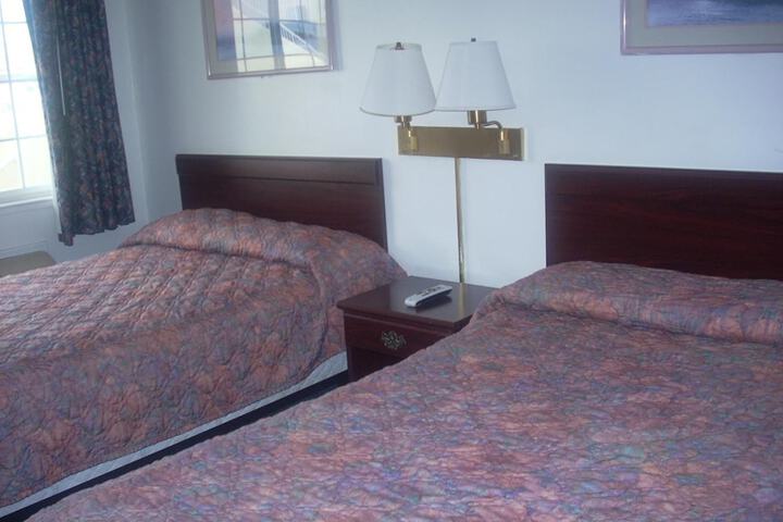 2 Double Beds (4 of 4)