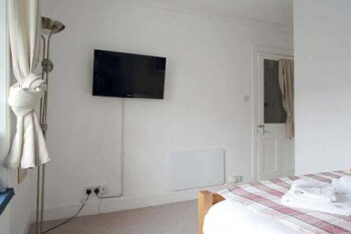 Room 32 of 44