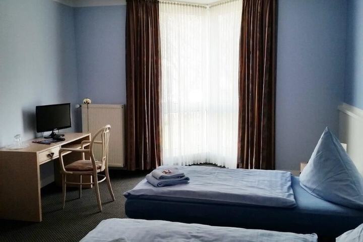 Room 4 of 43