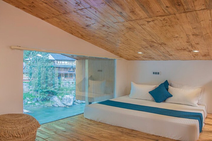 Room 7 of 48