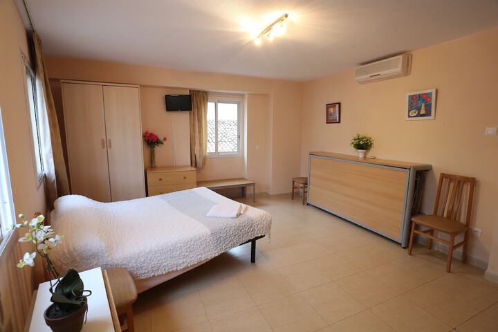 Room 7 of 44