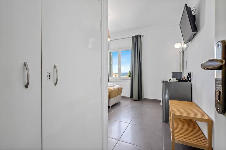 Room 36 of 122