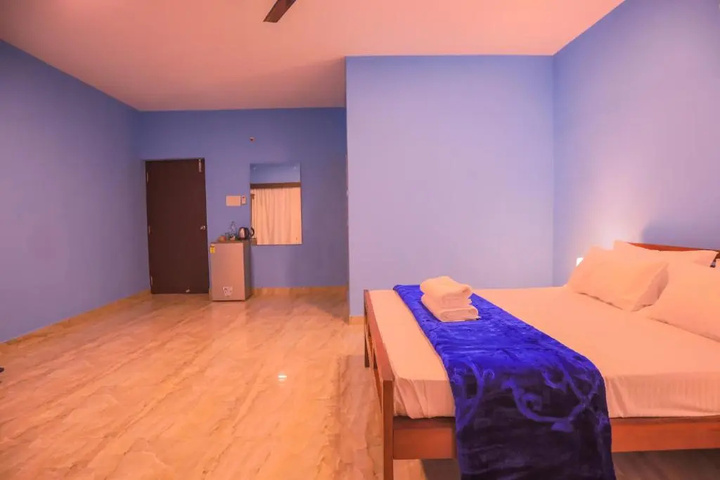 Room 2 of 11