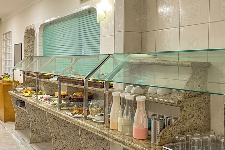 Breakfast/Coffee Service 167 of 171