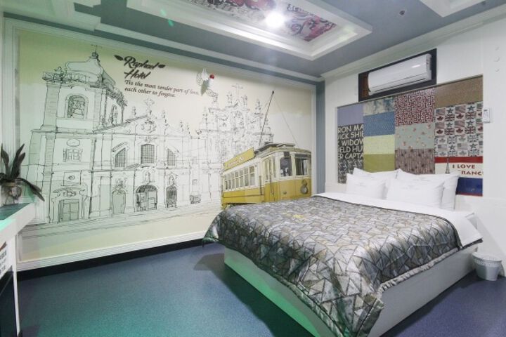 Room 71 of 80