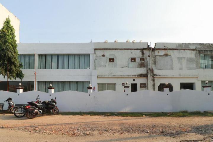 Hotel O Shri Tirupati