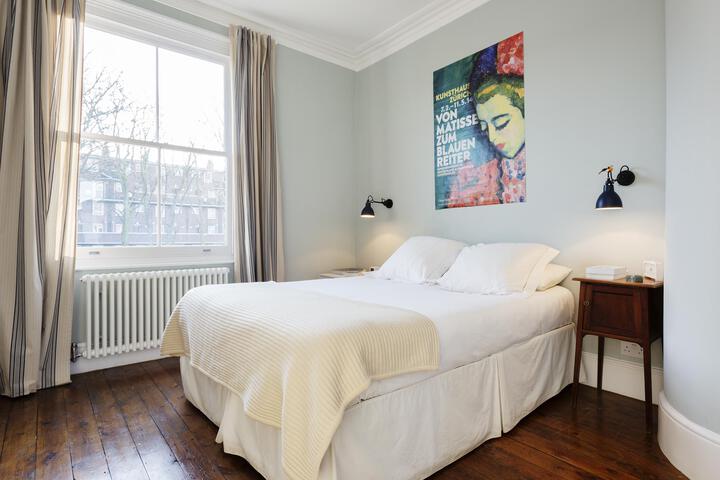 Room 2 of 5