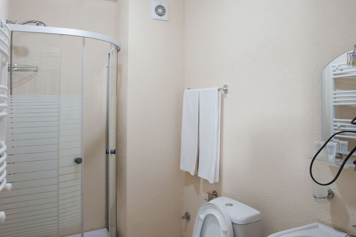 Room 3 of 20