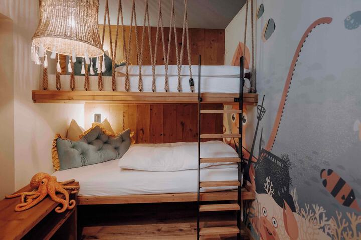 Children's theme room