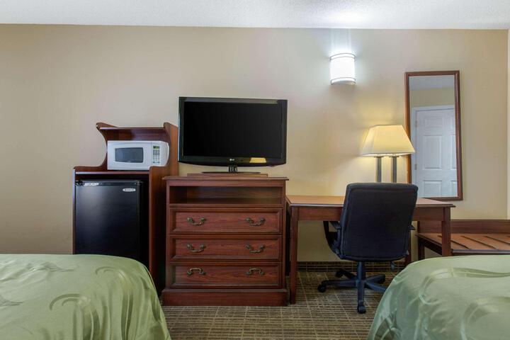 2 Double Beds (9 of 11)