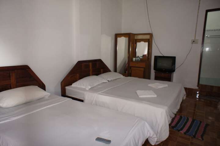 Room 13 of 21