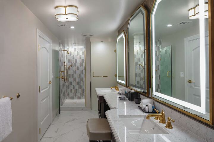 Bathroom shower