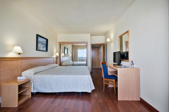 Room 3 of 44