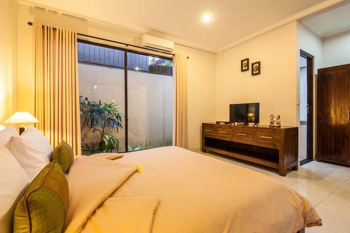 Room 10 of 19