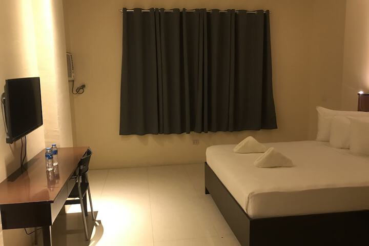 Room 9 of 32