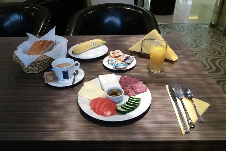 Breakfast/Coffee Service 24 of 25