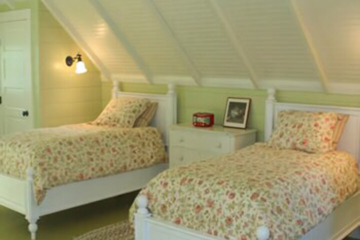 Room 35 of 40