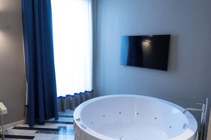 Room 43 of 101