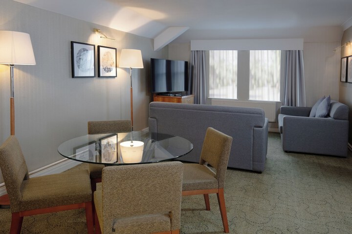 Room 5 of 65
