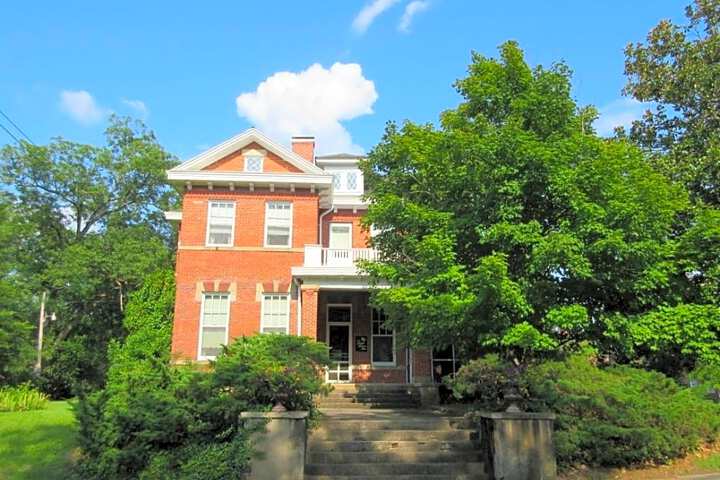 Maple Terrace Inn