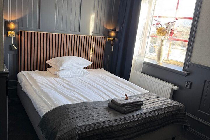 Room 9 of 35