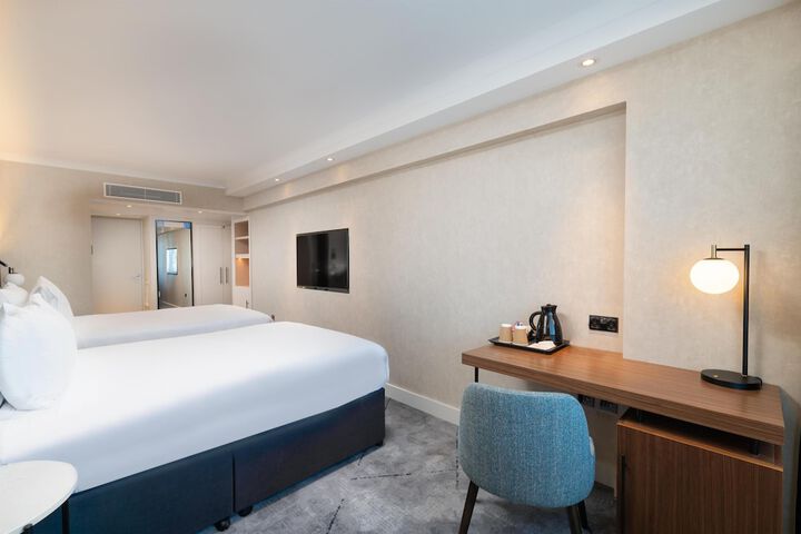 Room 45 of 131
