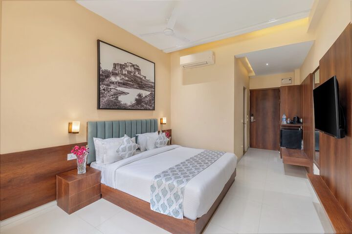 Room 7 of 27