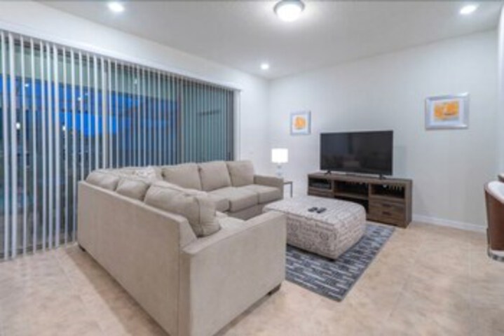 Solterra 5BR Townhouse w Splash Pool