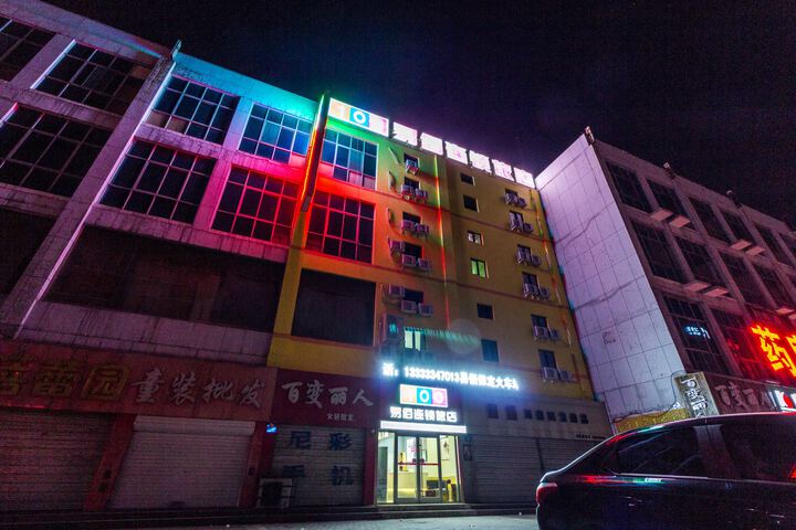 Hotel 6 of 25