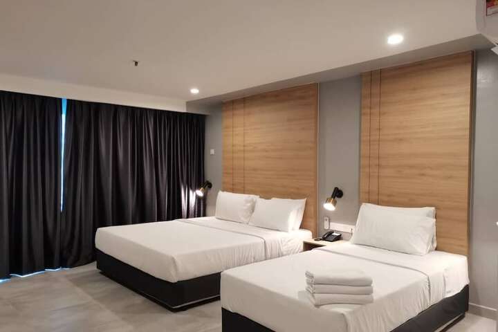 Room 25 of 93