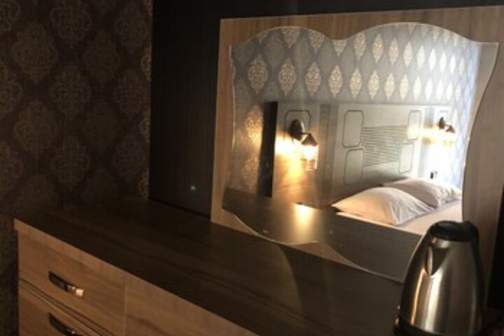 Room 25 of 27