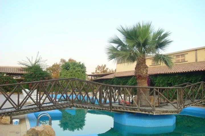 Pool 2 of 4