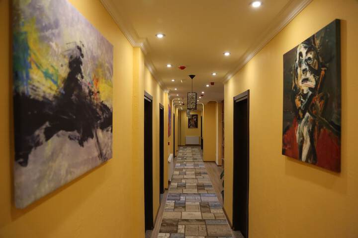 Ballroom/Hall 46 of 48