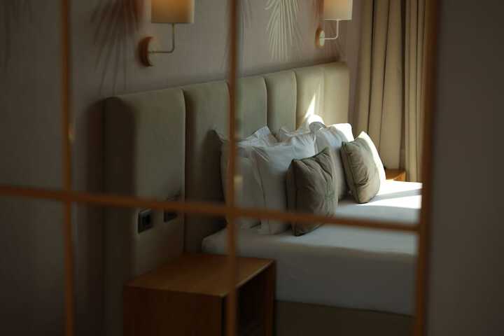 Room 50 of 136