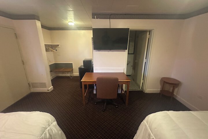 Room 18 of 31